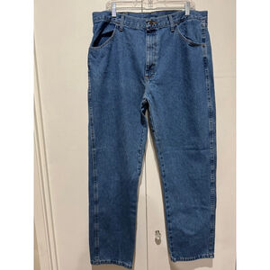 Men's Rustler Straight Jeans Waist 38 x 32 inseam medium Blue wash